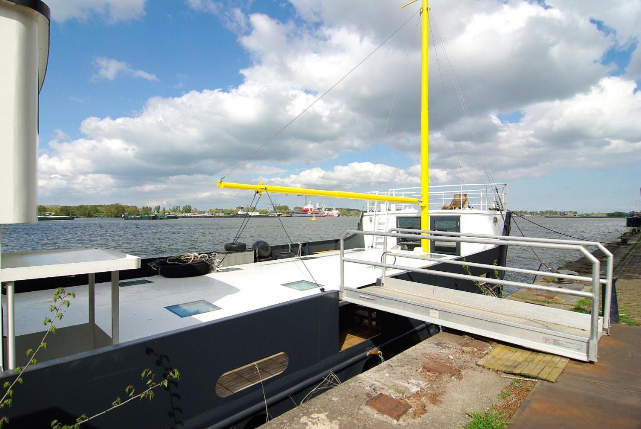 Hotel Magnificent Houseboat With A Stunning View! à Amsterdam Extérieur photo